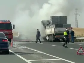 Alev alan tır, söndürüldü