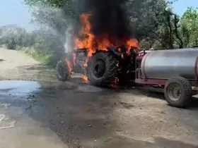 Alevlere teslim olan traktörde yaşanan patlama kameraya yansıdı

