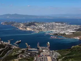 Aliağa limanlarında 73 milyon ton elleçleme yapıldı
