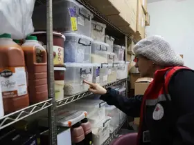 Alışveriş merkezlerinde gıda denetimi sürüyor
