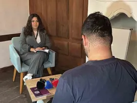 Alkol bağımlılığını yendi, şimdi diğer gençlere umut oluyor
