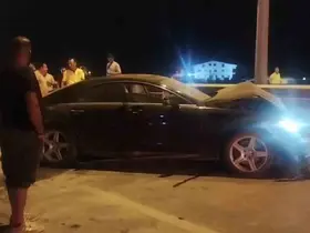Alkollü sürücü bariyerlere çarptı, köprülü kavşak trafiğe kapandı
