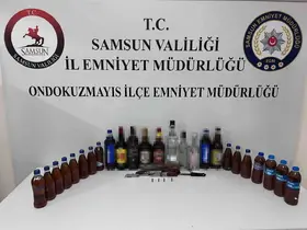 Alkollü sürücünün aracından sahte içki çıktı
