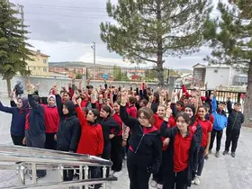 Altıntaş Mustafa Kemal Ortaokulu öğrencilerinden Filistin’e destek
