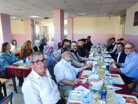 Altıntaş’ta öğretmen ve öğrenciler gazilerle bir araya geldi
