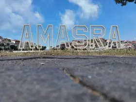 Amasra’ya ışıklı tabela
