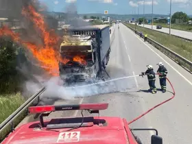 Amasya’da seyir halindeki tır yandı
