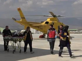 Ambulans helikopter traktör altında kalan genç için havalandı
