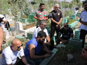 Amed Sportif Faaliyetler ve Beşiktaş taraftar gruplarından maç öncesi Rojin Kabaiş’in mezarına ziyaret
