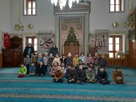 Anaokulu öğrencileri Yediler Camii’nde İslam kültürünü öğrendi
