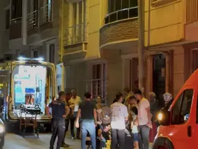 Aniden yola fırlayan çocuğa minibüs çarptı
