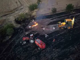 Ankara’da aracın alev alması ile çıkan yangın söndürüldü
