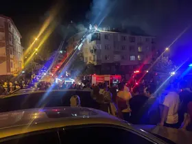 Ankara’da binanın çatısında çıkan yangın söndürüldü
