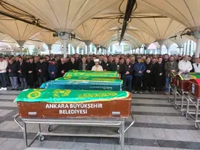 Ankara’da gaz sızıntısından vefat eden baba ile kızı son yolcuğuna uğurlandı
