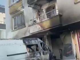 Ankara’da gece çıkan yangında dükkan, minibüs ve daire zarar gördü
