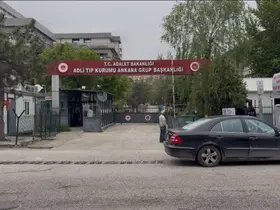 Ankara’da kamyonun altında kalan 2 belediye işçisinin cenazeleri adli tıbba getirildi
