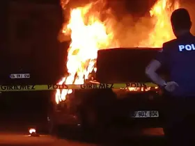 Ankara’da seyir halindeki araç alev alev yandı
