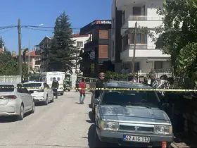 Anne ve babasını öldüren zanlı parkta eli kanlı bulundu