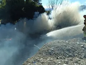 Antakya’da  hurdalık ve çöplük yangını
