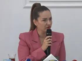 Antalya Büyükşehir Belediye Başkanvekili Özdemir: "Muhittin Başkan günden güne kilo veriyor, bağışıklığı düşüyor"
