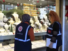 Antalya Ticaret İl Müdürlüğü ekiplerinden kuyumcu ve emlakçılara denetim
