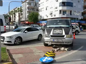 Antalya’da ağır çekim gibi kaza
