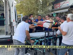 Antalya’da eşiyle birlikte yürüdüğü kaldırımda silahlı saldırıya uğradı
