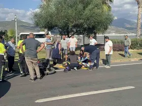 Antalya’da okul servisiyle çarpışan motosikletli ağır yaralandı
