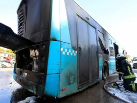 Antalya’da seyir halindeki halk otobüsü alevlere teslim oldu
