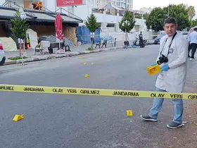 Antalya’da silahlı saldırı: 1’i turist 3 yaralı
