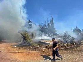 Antalya’da yaşlı kadını sinir krizine sokan yangın
