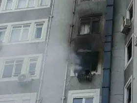 Apartmanda yangın paniği: 5 kişi dumandan etkilendi
