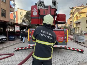 Apartmanın 2. katı alev alev yandı: 5 kişi dumandan etkilendi
