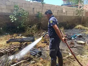 Apartmanın arka bahçesinde çıkan yangın büyümeden söndürüldü
