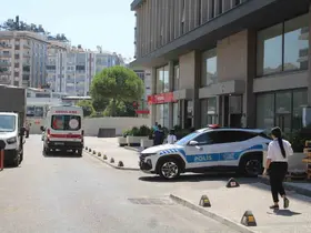 Apartmanın merdivenlerinden düşen yaşlı adam hastanelik oldu
