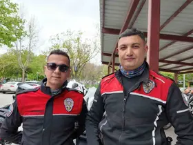 Araç sürerken boğazına erik kaçtı, hayatını Yunus polisleri kurtardı