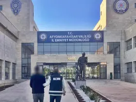 Aranan şahıs polis tarafından yakalandı