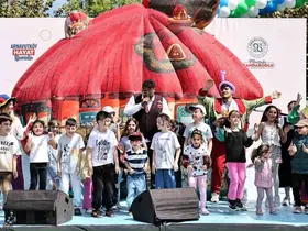 Arnavutköy’de Anneler Günü coşkusu
