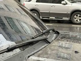 Arnavutköy’de beklenen kar yağışı başladı
