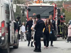 Arnavutköy’de faciadan dönüldü: İtfaiye ekipleri alevlerin arasından 2 çocuğu kurtardı
