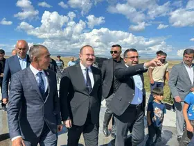 Arpaçay’da köy yolları betonla güçleniyor: Kuyucuk köyüne 650 metrelik beton yol
