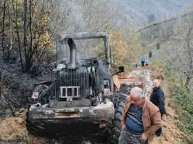 Artvin’de iş makinesi alev aldı
