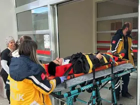 Asansör boşluğuna düşen 2 kişi yaralandı
