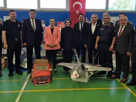Atık malzemelerden yapılan kostümlere büyük ilgi
