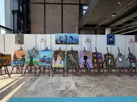 Atıklar, özel bireylerin ellerinde sanata dönüştü
