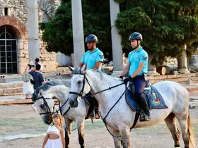 Atlı jandarma birlikleri sahillerde ve turistik bölgelerde görev başında
