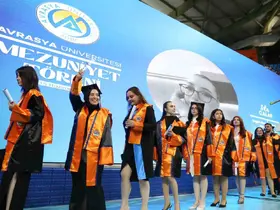 Avrasya Üniversitesi’nde mezuniyet coşkusu
