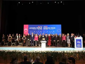 Avrupa Ödülü sanatla kutlandı
