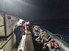 Aydın açıklarında 22 düzensiz göçmen yakalandı
