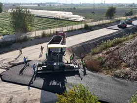 Aydın Büyükşehir Belediyesi 17 ilçede eş zamanlı yatırımlarını sürdürüyor
